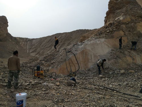 礦山采石機(jī) 基礎(chǔ)挖掘拆除背后的高速施工引擎